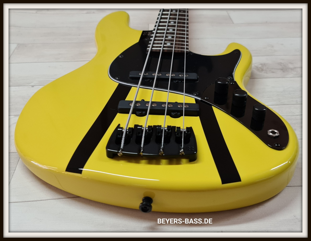 Sandberg California II TT4 Lionel Shortscale, Custom Color Letterbox Yellow Highgloss+Black Stripes